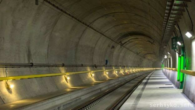 Приблизно 260 вантажних і 65 пасажирських поїздів буде проходити через тунель кожного дня